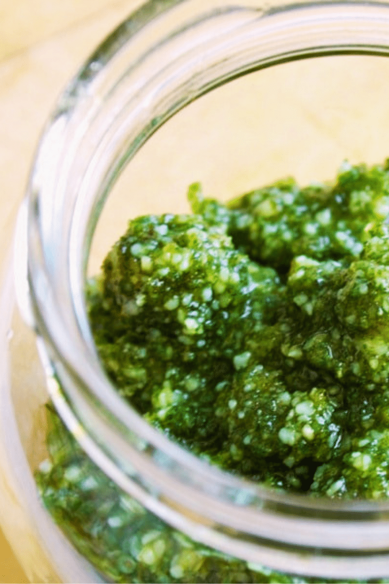 Zuppa di miglio e pesto di salvia