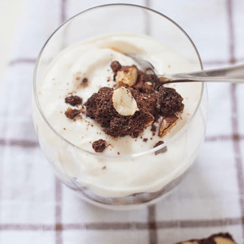 Coppette con crema di ricotta e biscotti
