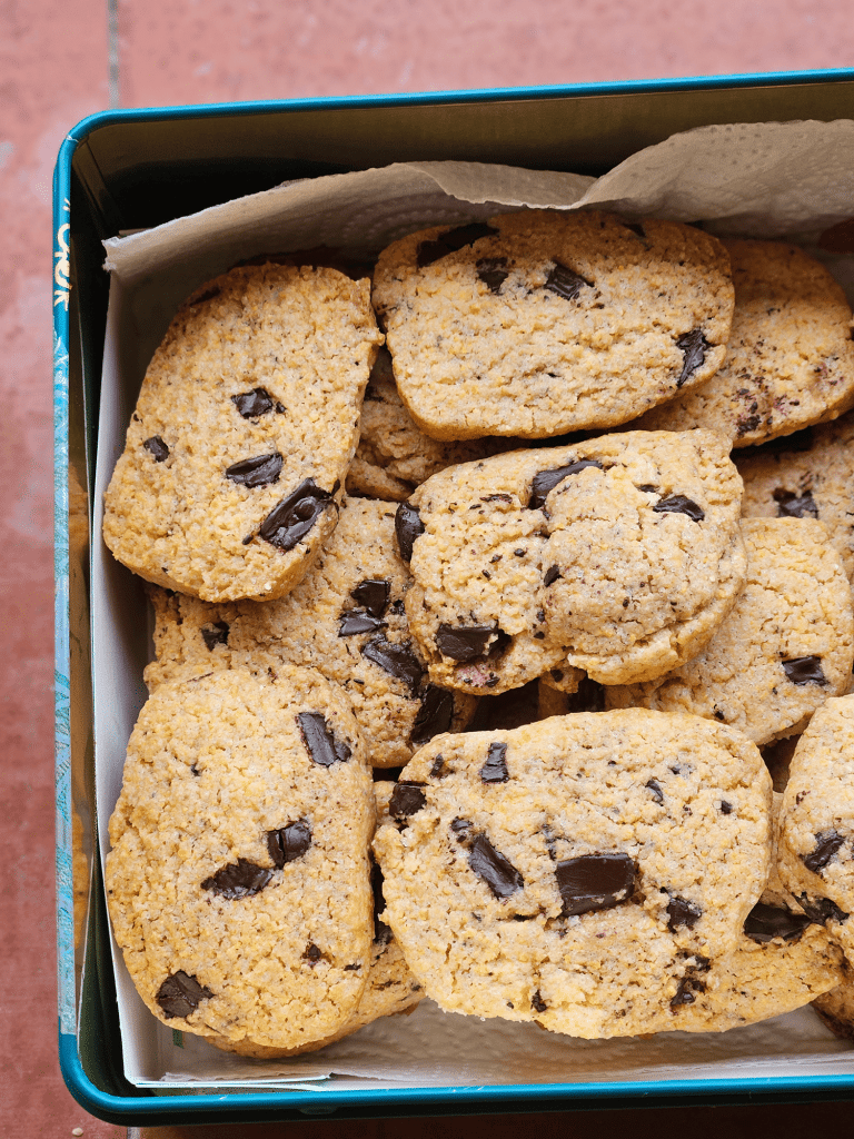 Biscotti croccanti cocco, cioccolato e mais